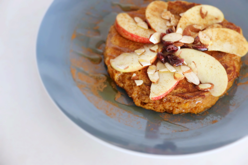 VEGAN PUMPKIN PANCAKES