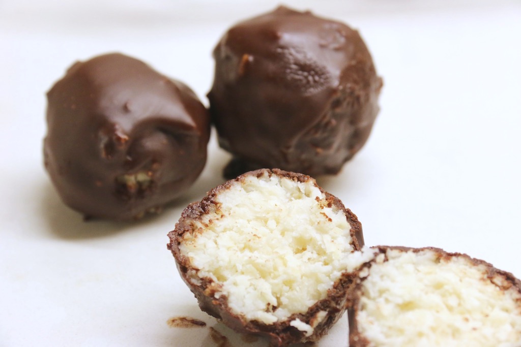 COCONUT BLISS BALLS